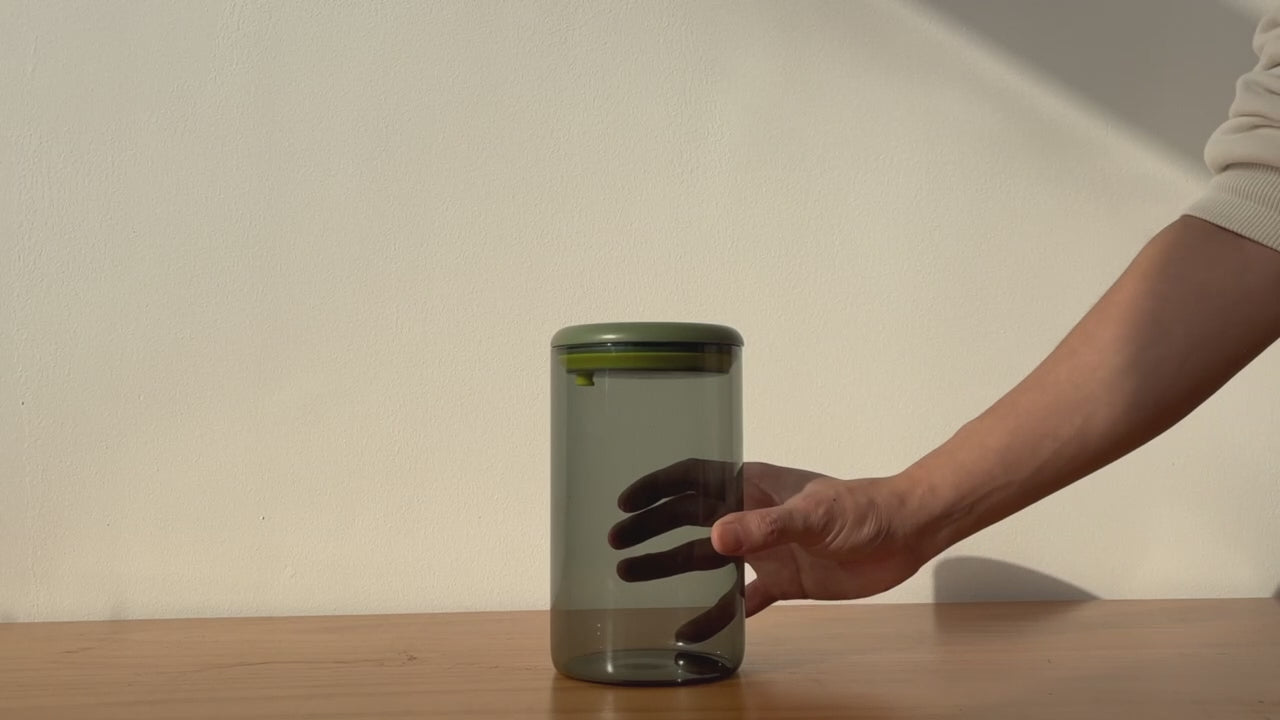 Load video: Airtight Container with Easy One-Touch Lid – Effortless One-Handed Operation