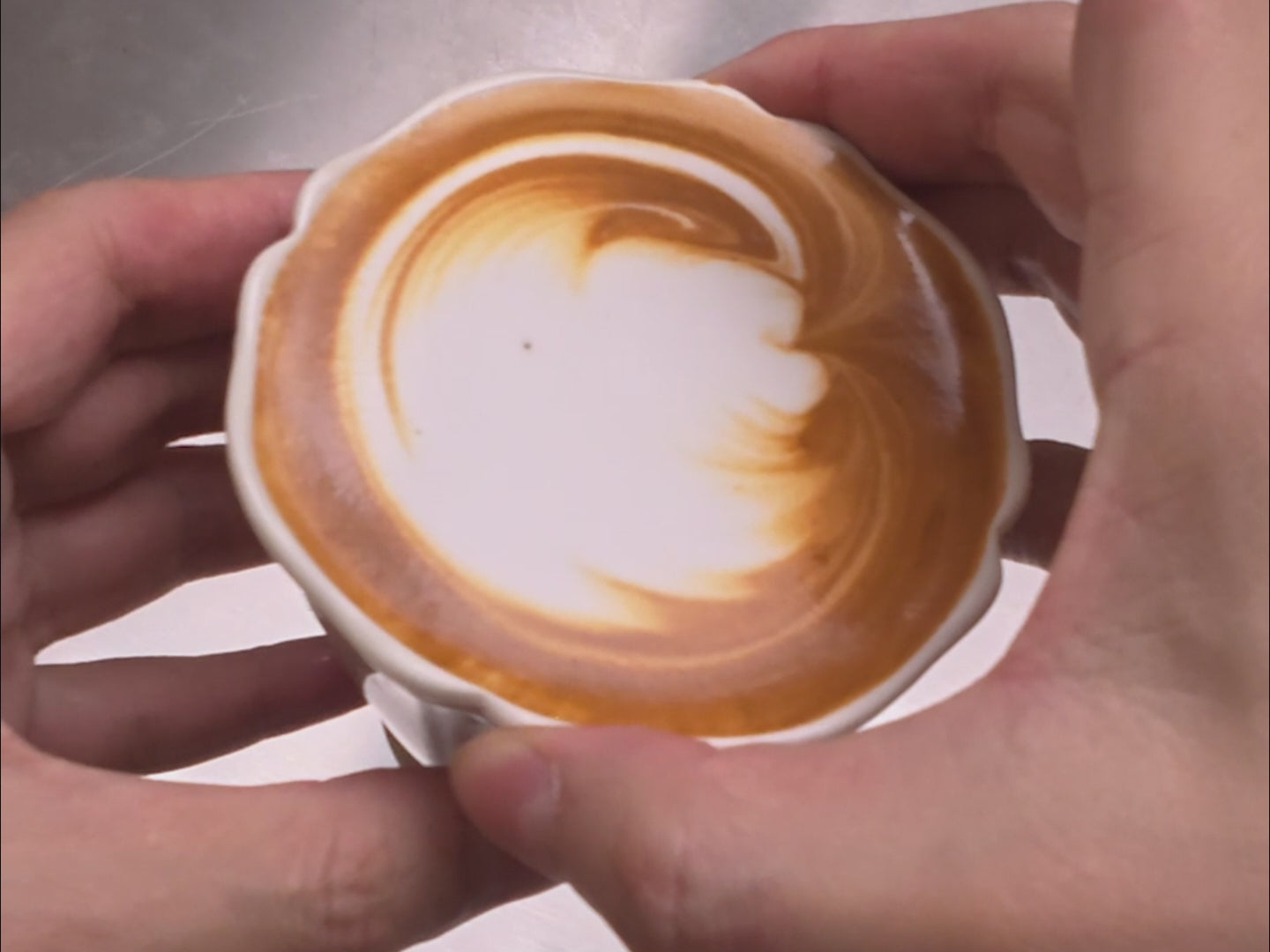 Load video: iKoffy EdiBot in action – AI-powered food inkjet printer demonstrating edible printing on coffee, cookies, and cakes.